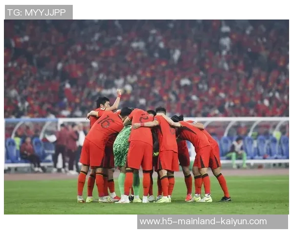 国足零进球引发热议球迷对球队表现感到失望与无奈